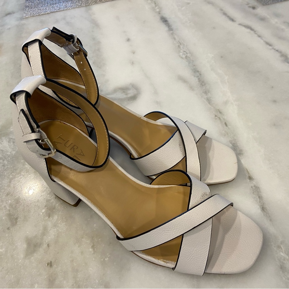 Naturalizer Maggie Dress Sandals in off-white/alabaster color, size 7.5 like new